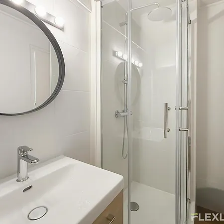 Charming 16m In 20 With Shared Terrace 公寓