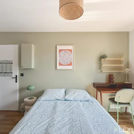 Charming 16m In 20 With Shared Terrace 公寓
