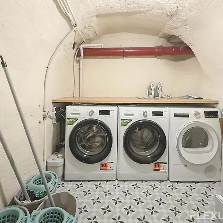 Apartment Immeuble Droite Paris