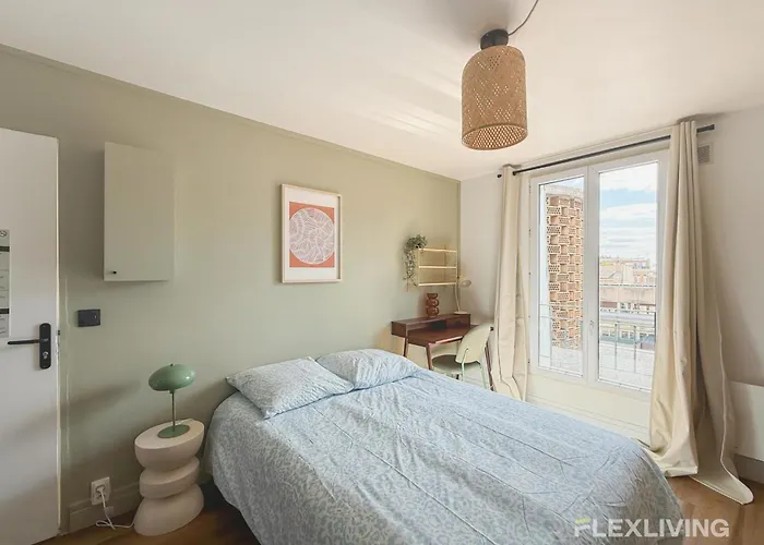 Charming 16m In 20 With Shared Terrace