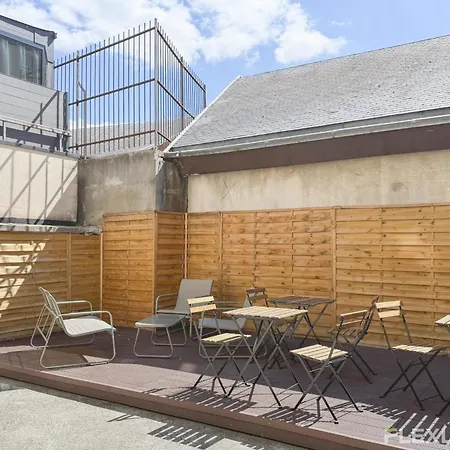 Charming 16m In 20 With Shared Terrace Daire *